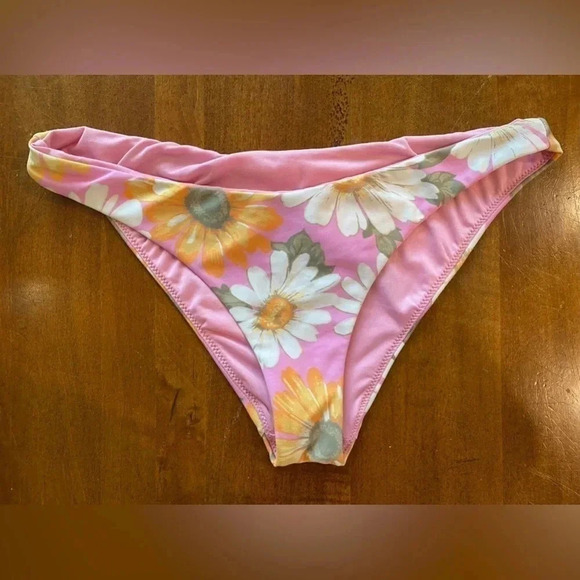 O’Neill Bikini 2 Piece Sunnyside Jupiter Top (M) Pink Floral Rocket Bottoms (S) - Picture 5 of 6